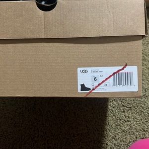 Ugg woman’s neumal high size 6 black.